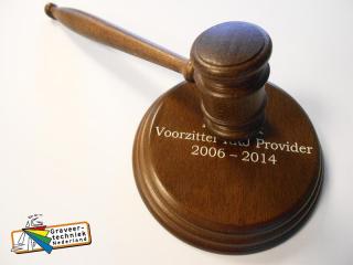 Relatieschenk, houten voorzittershamer graveren